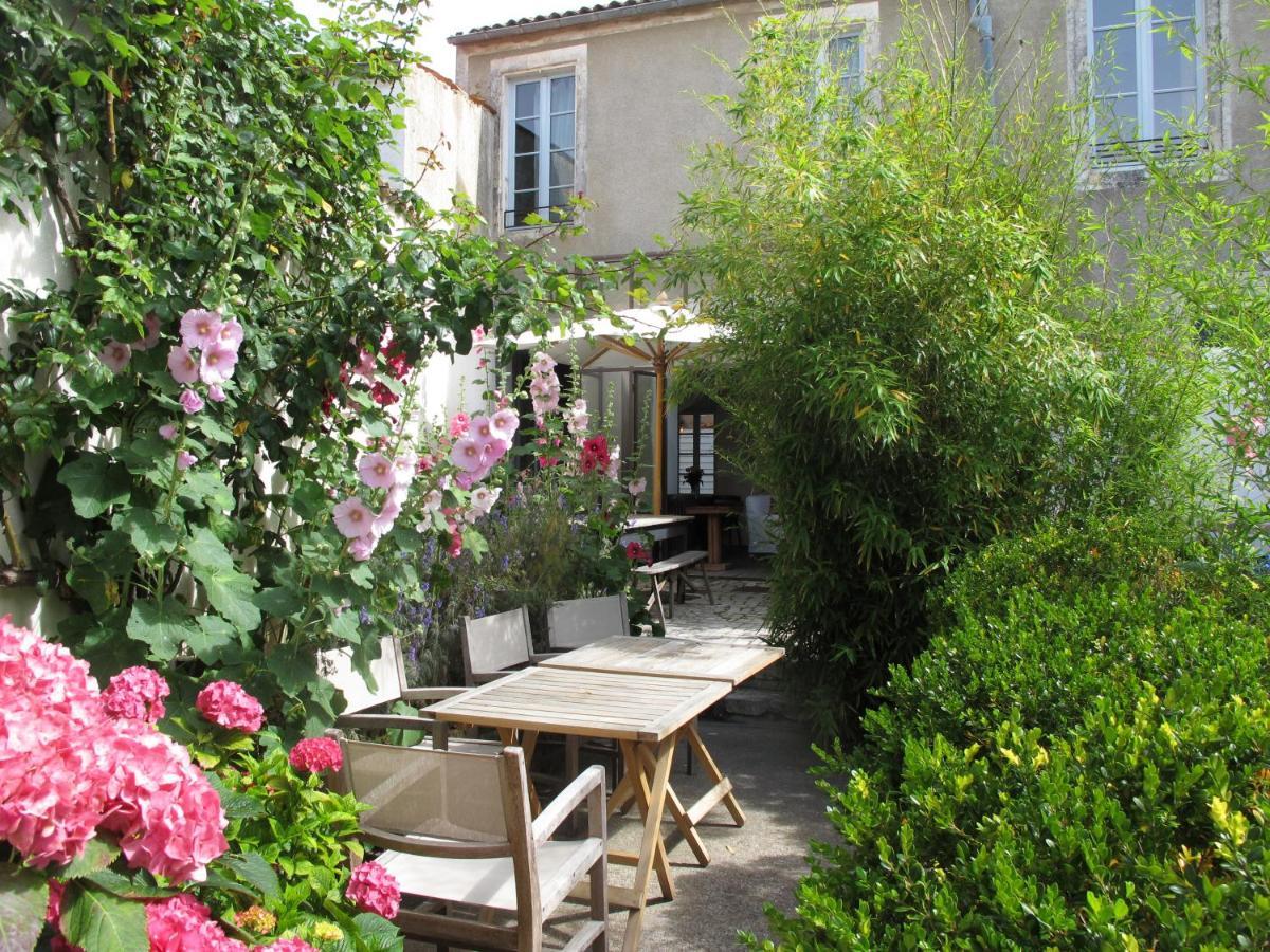 Hôtel Le Sénéchal Ars-en-Ré Extérieur photo